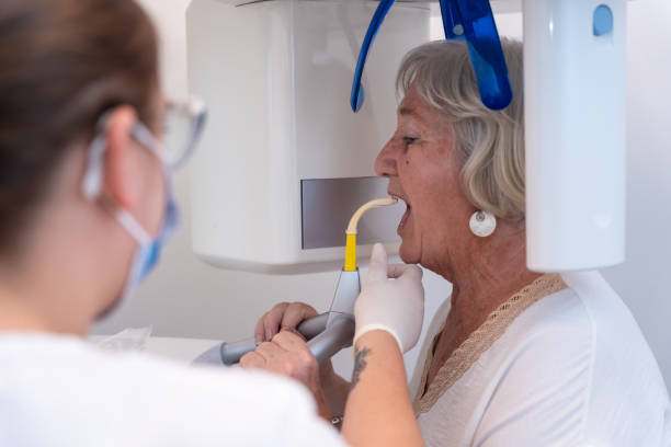 Best Emergency Denture Repair in Las Palmas Ii, TX